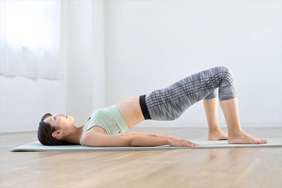 ヒップリフト女性