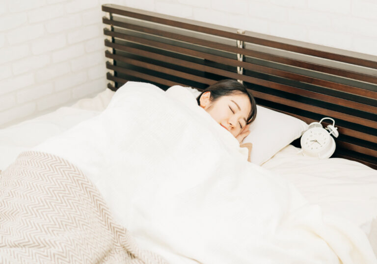 睡眠不足が太る原因に？ホルモンから見る睡眠と肥満の関係