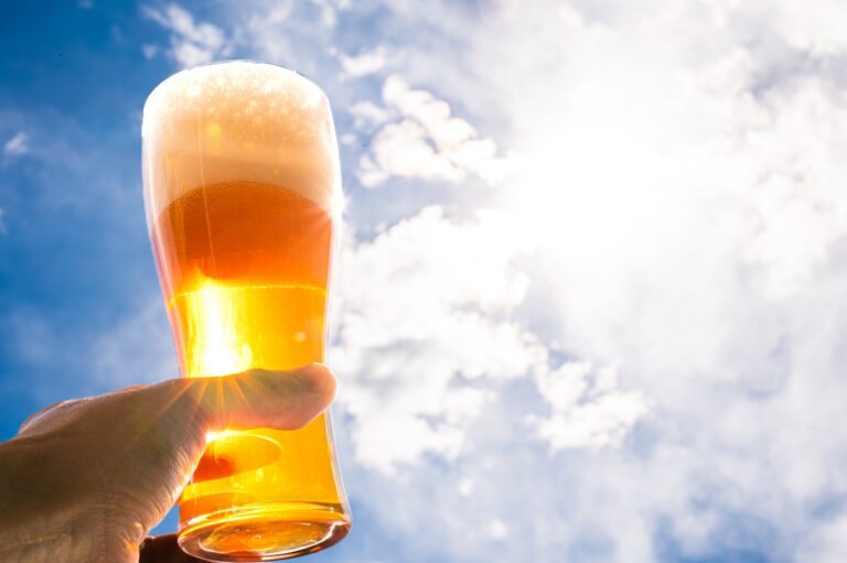 ダイエット中もお酒を楽しむには？選び方と飲み方の基本