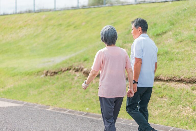 「巻き肩」を筋トレで改善！姿勢を整えて印象アップ！
