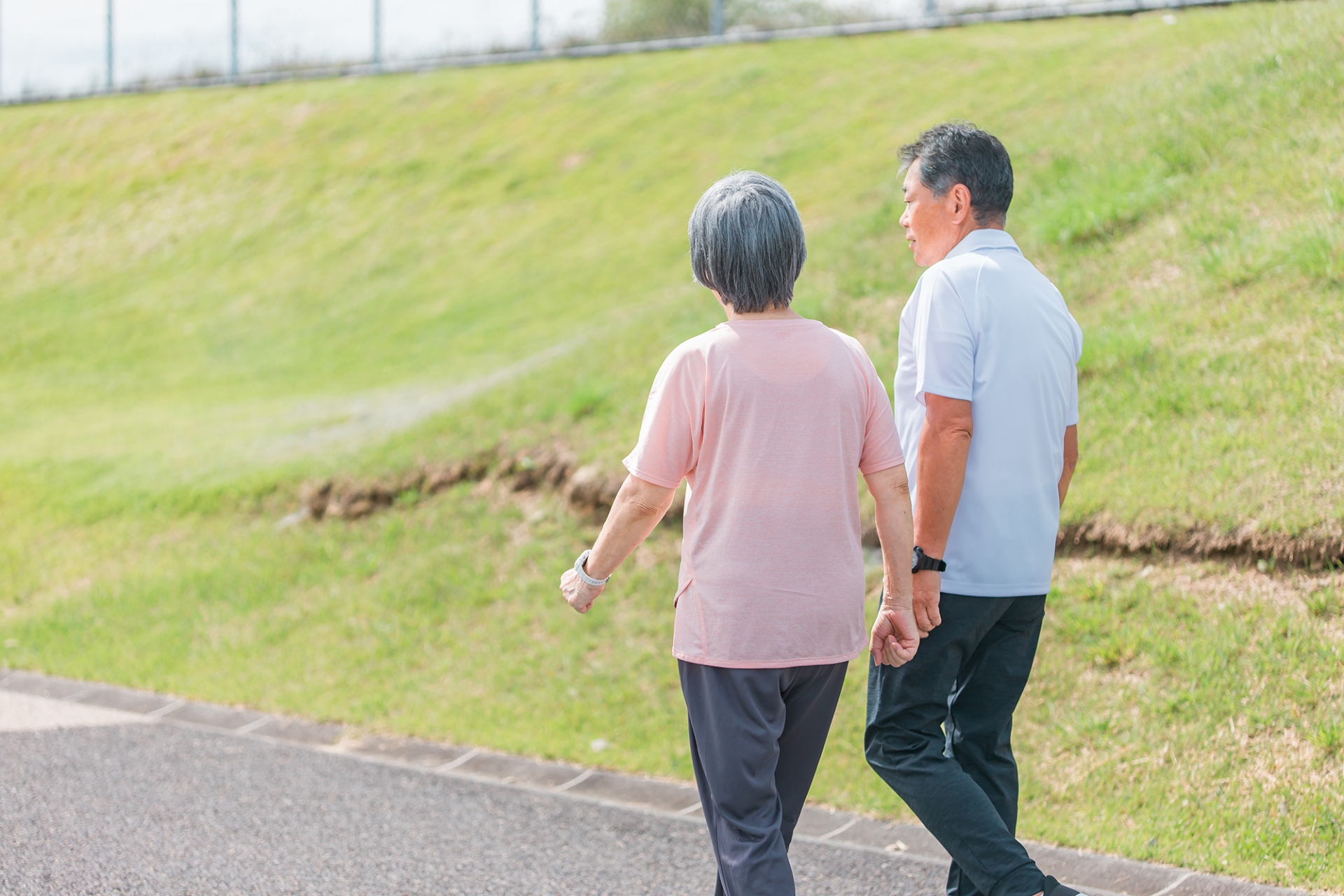 「巻き肩」を筋トレで改善！姿勢を整えて印象アップ！