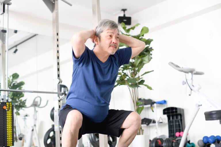 スクワットで将来も動ける身体へ！下半身トレーニングのメリットを解説