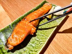 筋肉と脳を同時に鍛える！万能食材「サーモン」の驚くべき効果