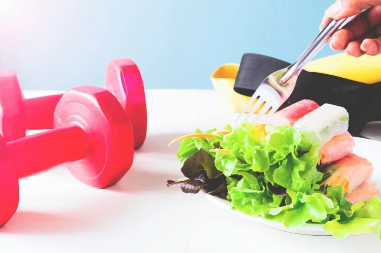筋トレの効果を支える食事｜たんぱく質の目安と40代からの栄養バランス